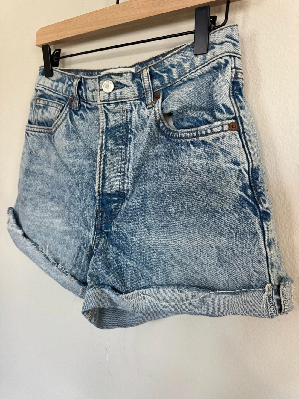 Reformation Charlie Cuffed High Rise Denim Shorts Cotton Lyocell Light Wash 26